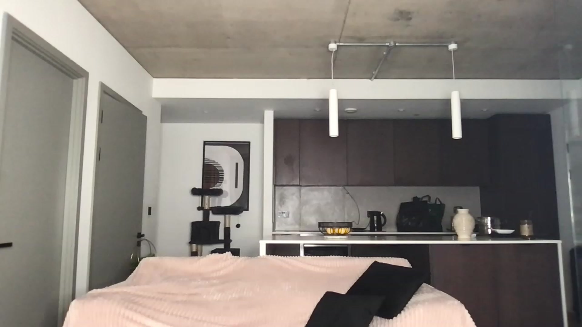 Gallery image thumbnail from Dreamy_Peach's myfreecams stream on, 05/05/2023, 22:41 image 7 of 20