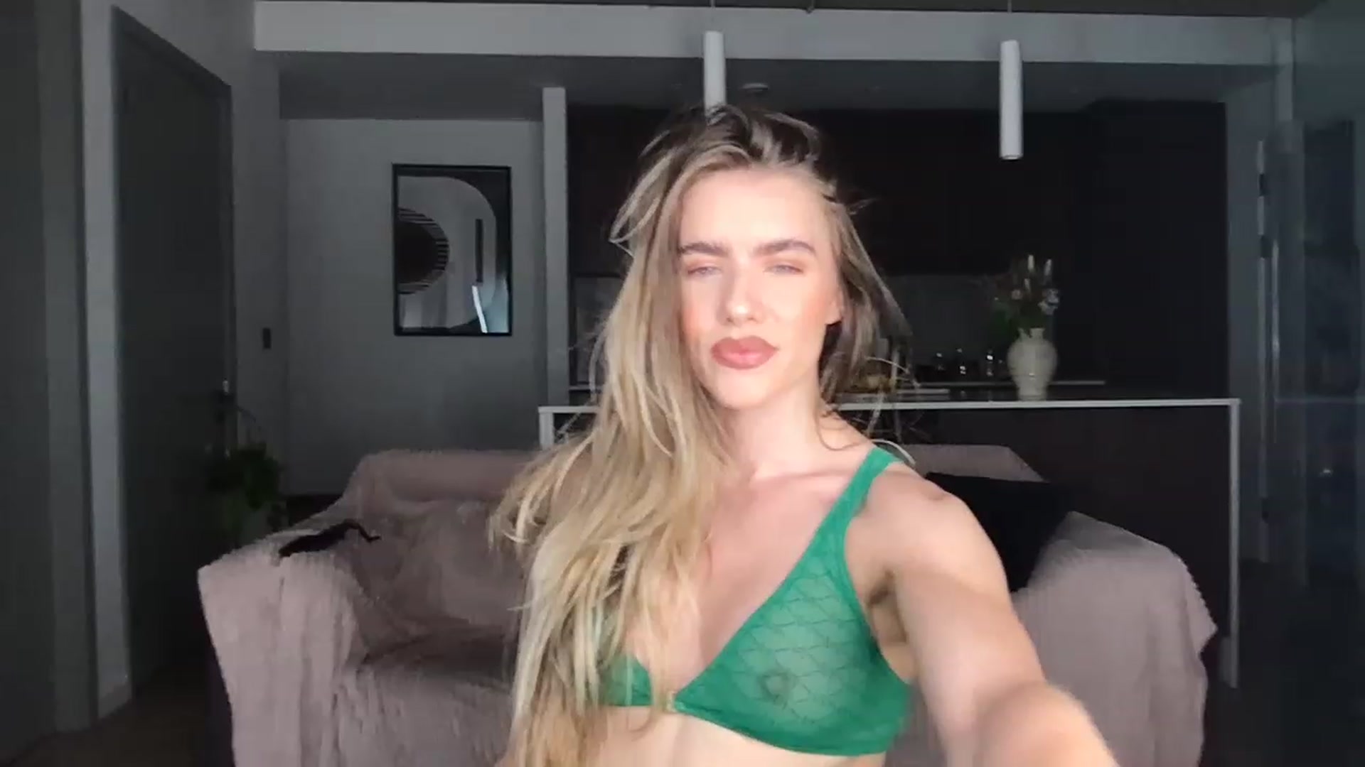 Gallery image thumbnail from Dreamy_Peach's myfreecams stream on, 06/16/2023, 08:37 image 8 of 20