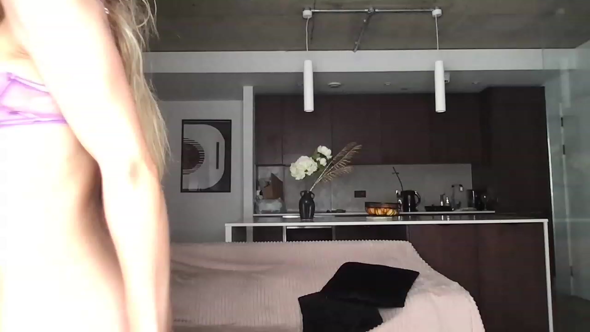 Gallery image thumbnail from Dreamy_Peach's myfreecams stream on, 06/21/2023, 12:46 image 4 of 20