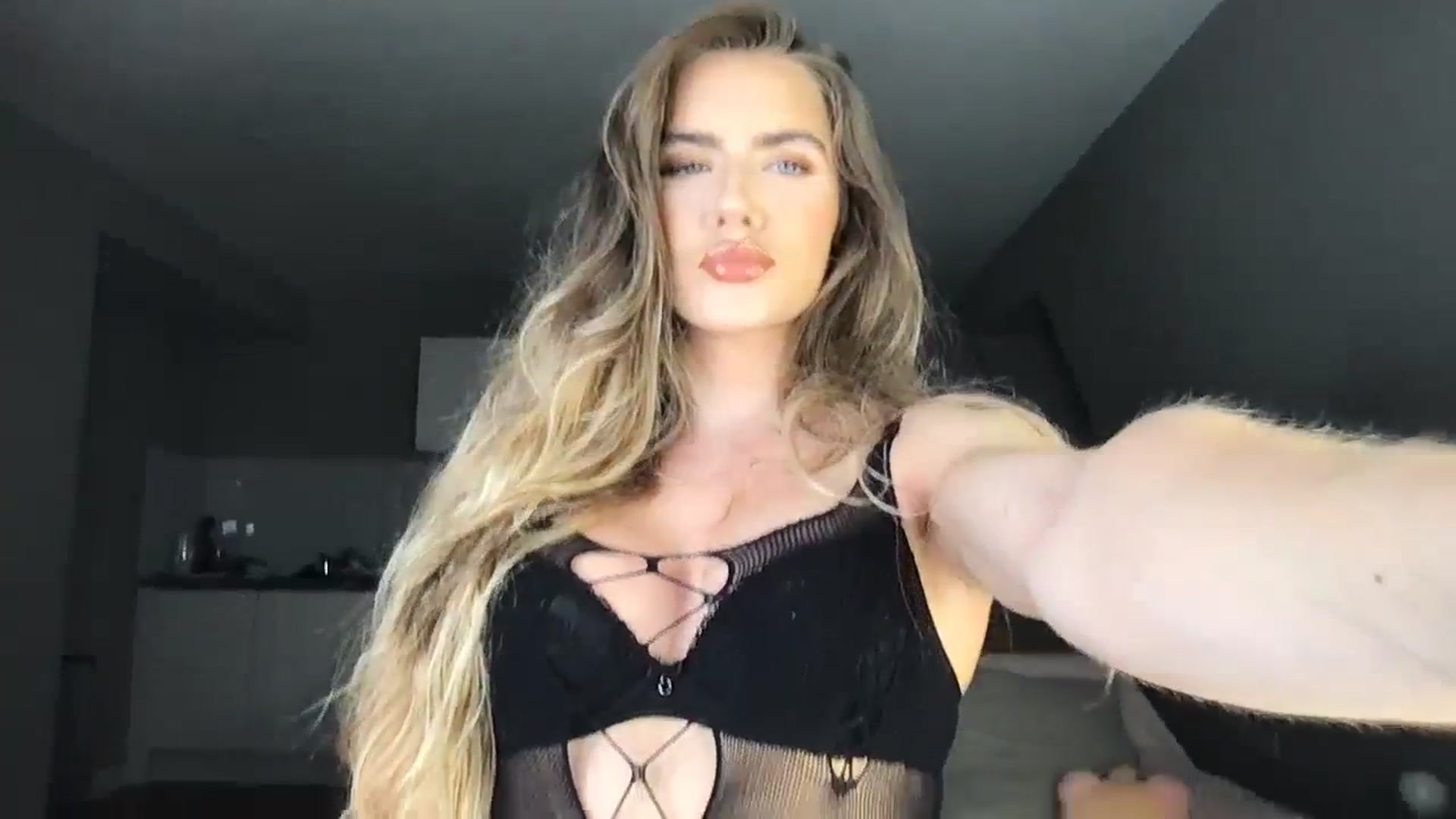 Gallery image thumbnail from Dreamy_Peach's myfreecams stream on, 09/10/2023, 19:48 image 3 of 20
