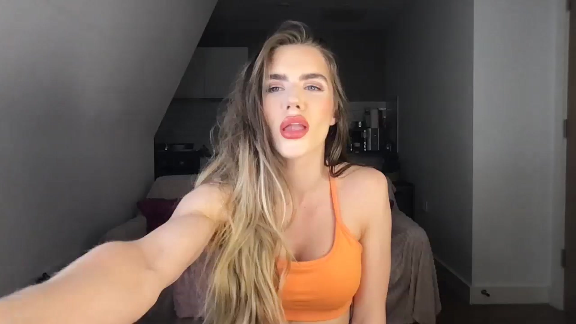 Gallery image thumbnail from Dreamy_Peach's myfreecams stream on, 10/14/2023, 17:11 image 2 of 20