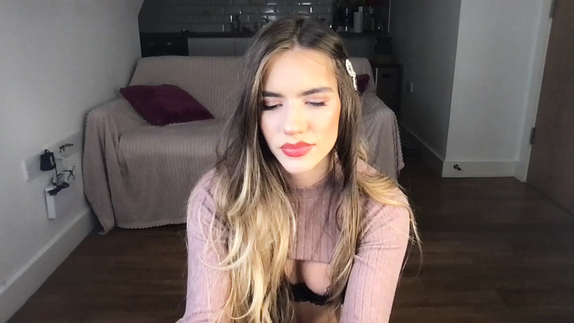 Gallery image thumbnail from Dreamy_Peach's myfreecams stream on, 10/18/2023, 10:59 image 5 of 20