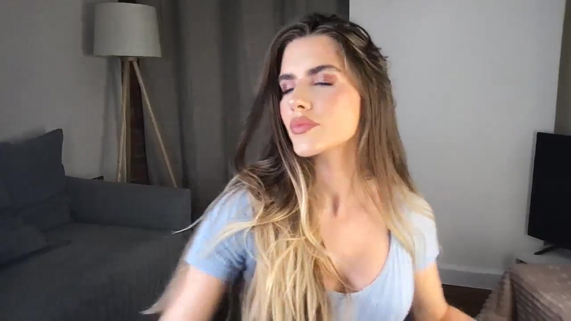 Gallery image thumbnail from Dreamy_Peach's myfreecams stream on, 11/24/2023, 23:52 image 18 of 20
