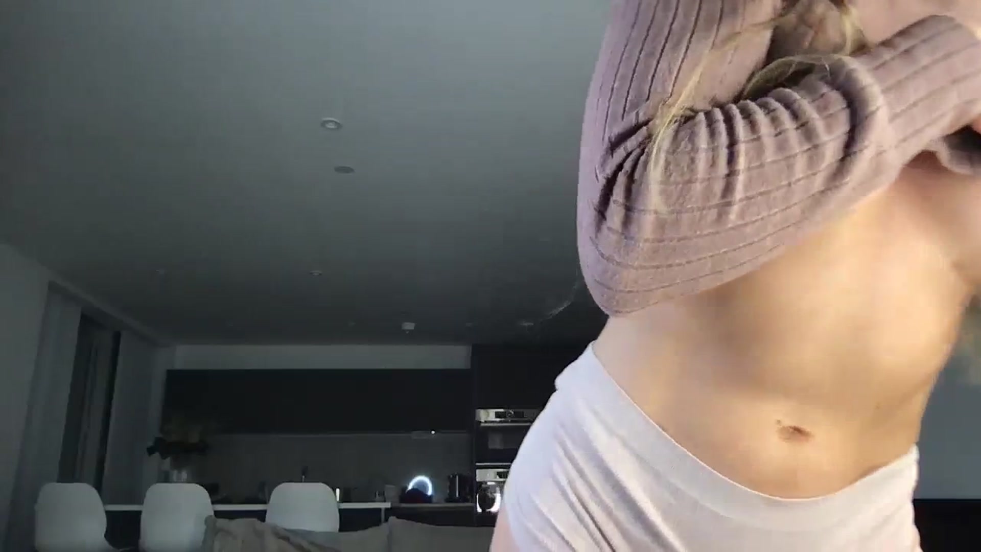 Gallery image thumbnail from Dreamy_Peach's myfreecams stream on, 12/09/2023, 24:01 image 4 of 20