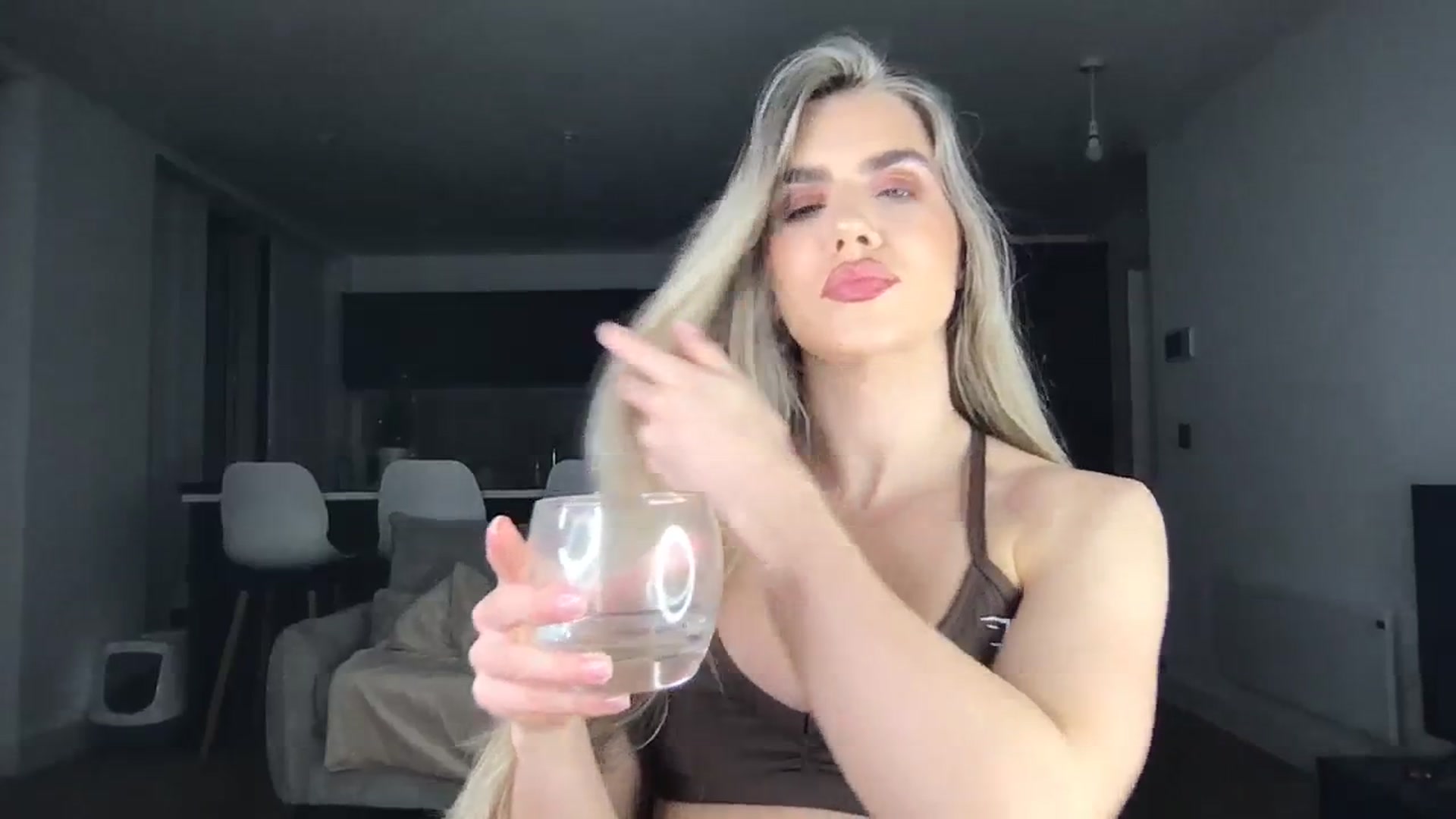 Gallery image thumbnail from Dreamy_Peach's myfreecams stream on, 01/04/2024, 22:28 image 6 of 20