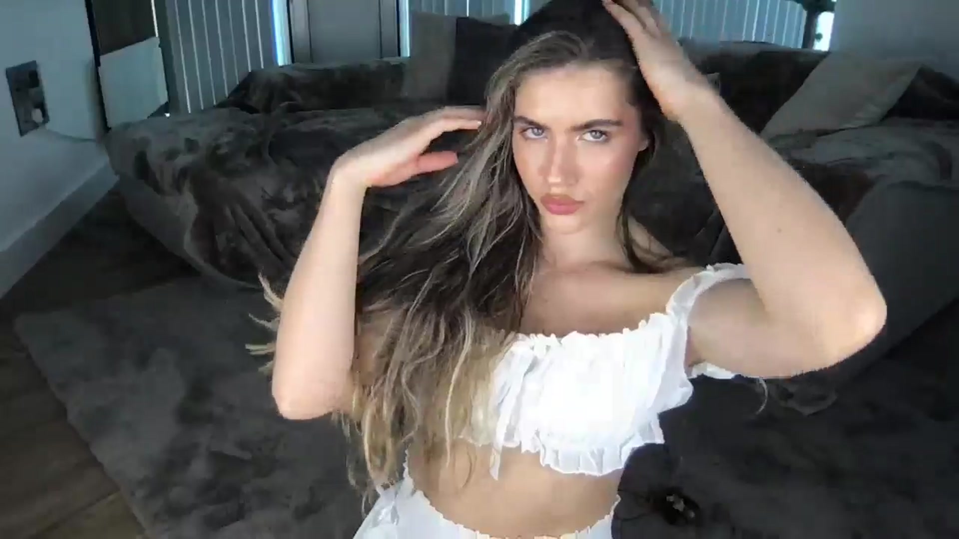 Gallery image thumbnail from Dreamy_Peach's myfreecams stream on, 05/10/2024, 16:41 image 16 of 20