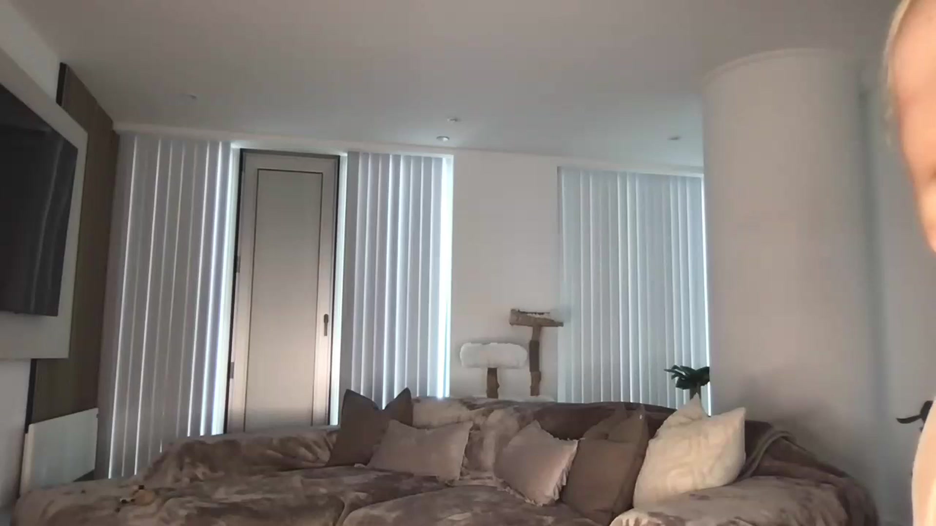 Gallery image thumbnail from Dreamy_Peach's myfreecams stream on, 05/23/2024, 09:53 image 12 of 20