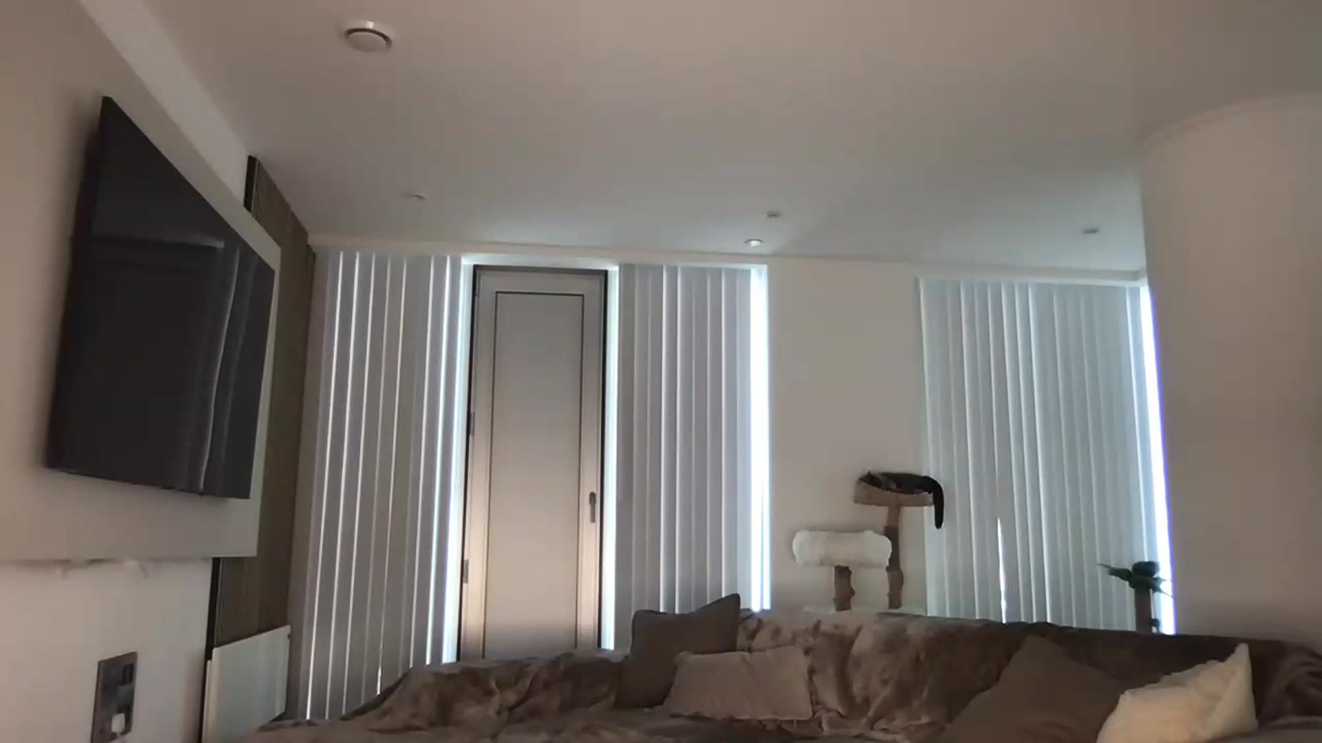 Gallery image thumbnail from Dreamy_Peach's myfreecams stream on, 06/23/2024, 14:18 image 20 of 20