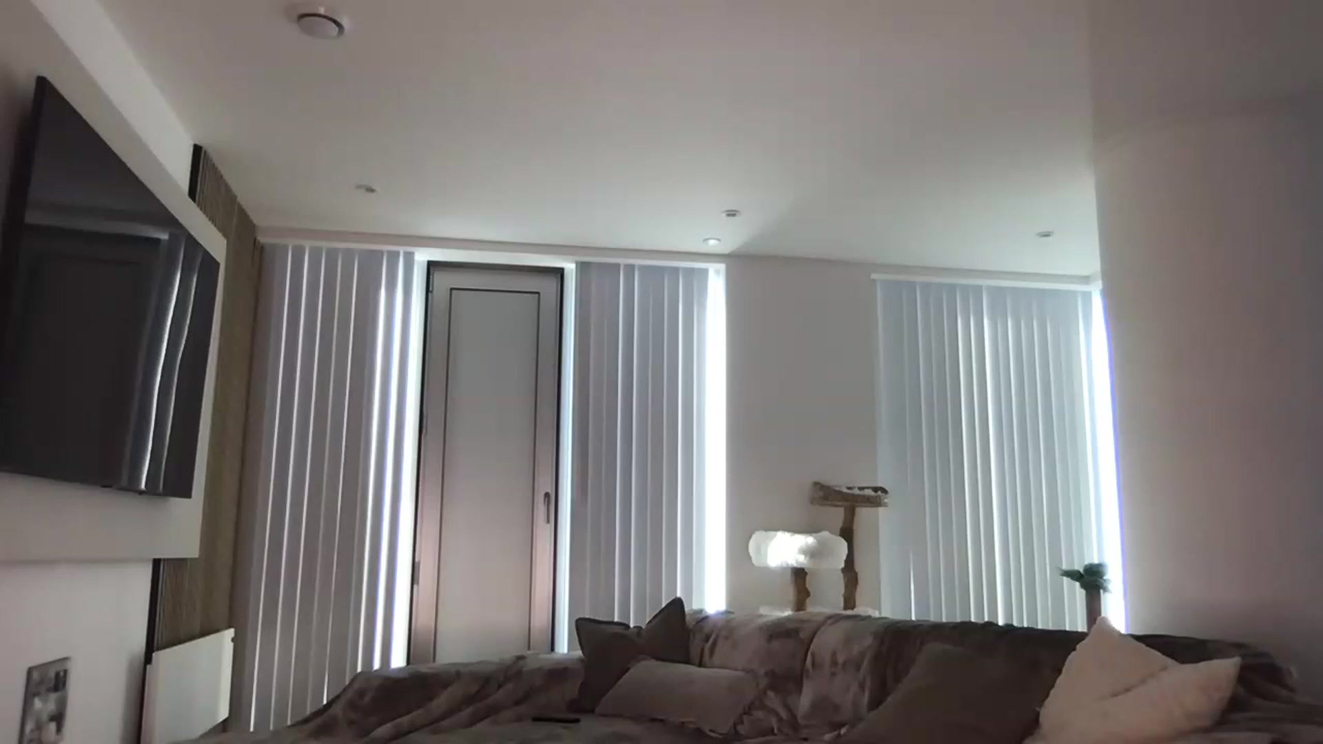 Gallery image thumbnail from Dreamy_Peach's myfreecams stream on, 06/23/2024, 17:41 image 1 of 20