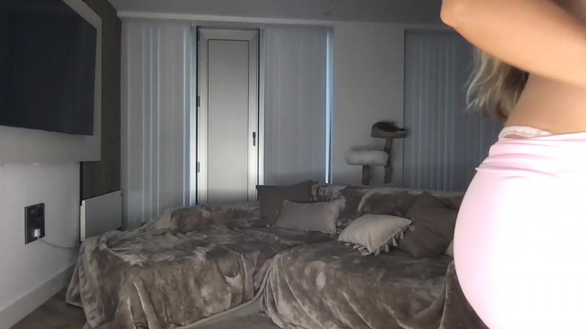 Gallery image thumbnail from Dreamy_Peach's myfreecams stream on, 06/27/2024, 21:13 image 6 of 20