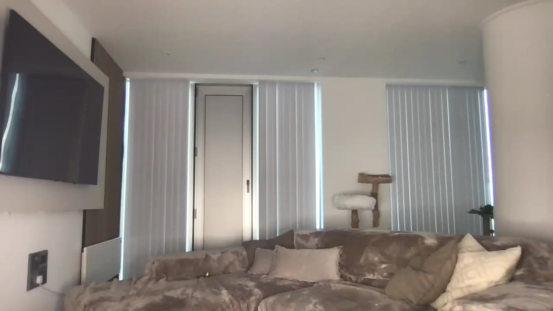 Gallery image thumbnail from Dreamy_Peach's myfreecams stream on, 07/01/2024, 19:21 image 18 of 20