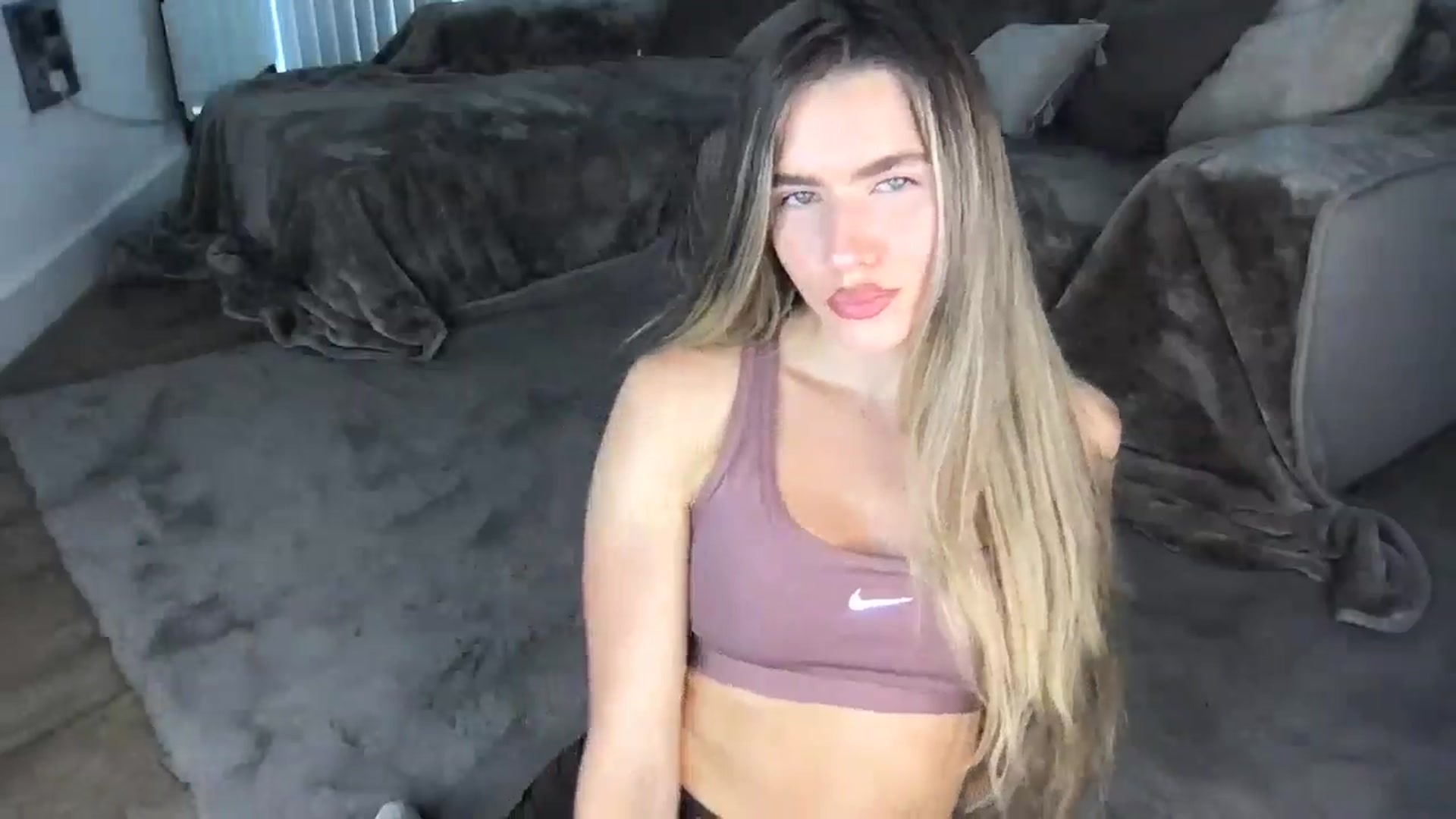 Gallery image thumbnail from Dreamy_Peach's myfreecams stream on, 07/04/2024, 18:20 image 13 of 20