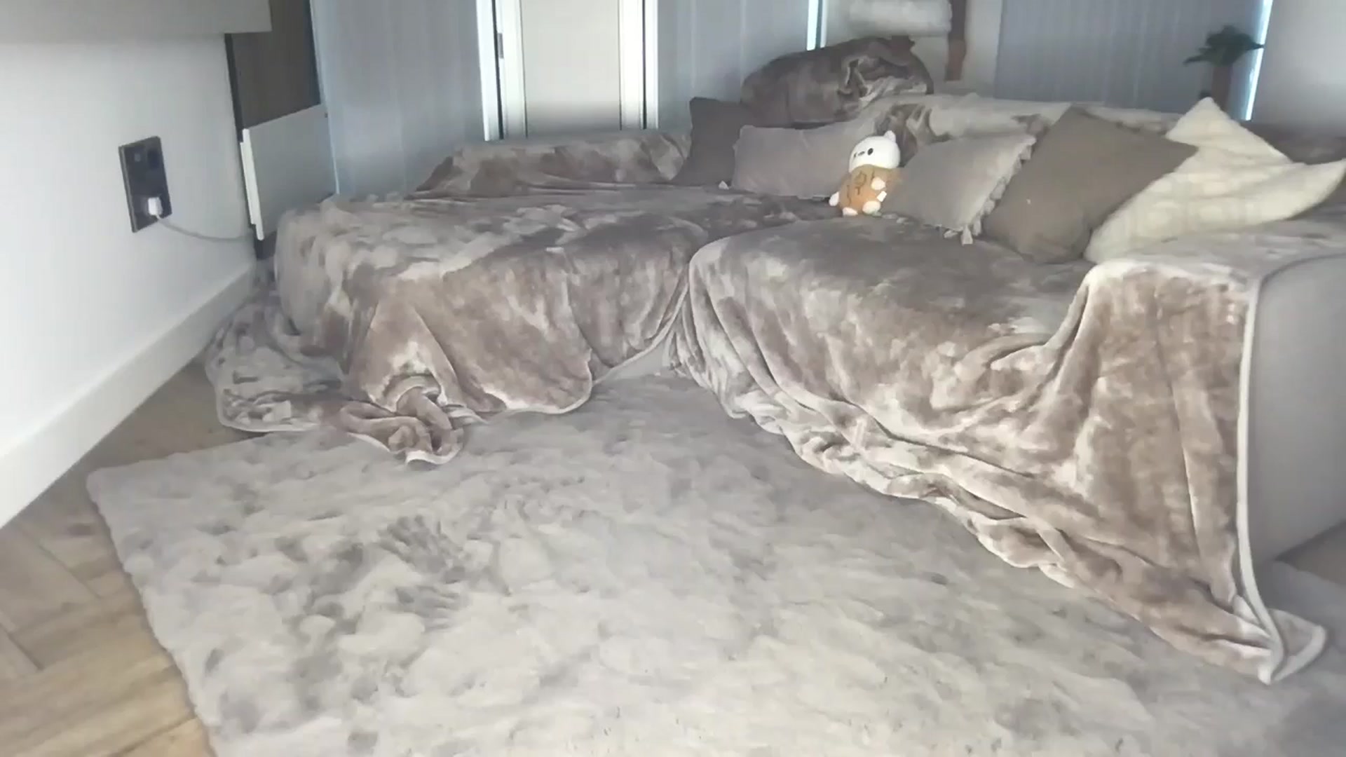 Gallery image thumbnail from Dreamy_Peach's myfreecams stream on, 07/07/2024, 21:24 image 13 of 20