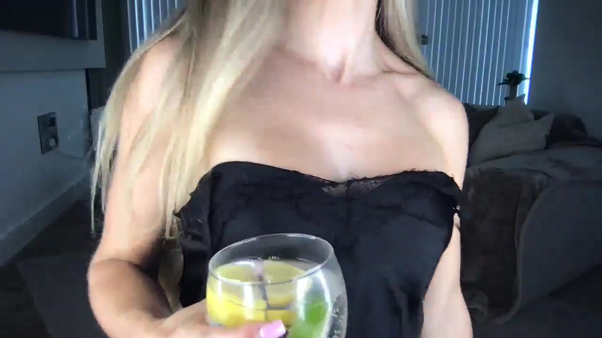 Gallery image thumbnail from Dreamy_Peach's myfreecams stream on, 07/09/2024, 15:13 image 19 of 20