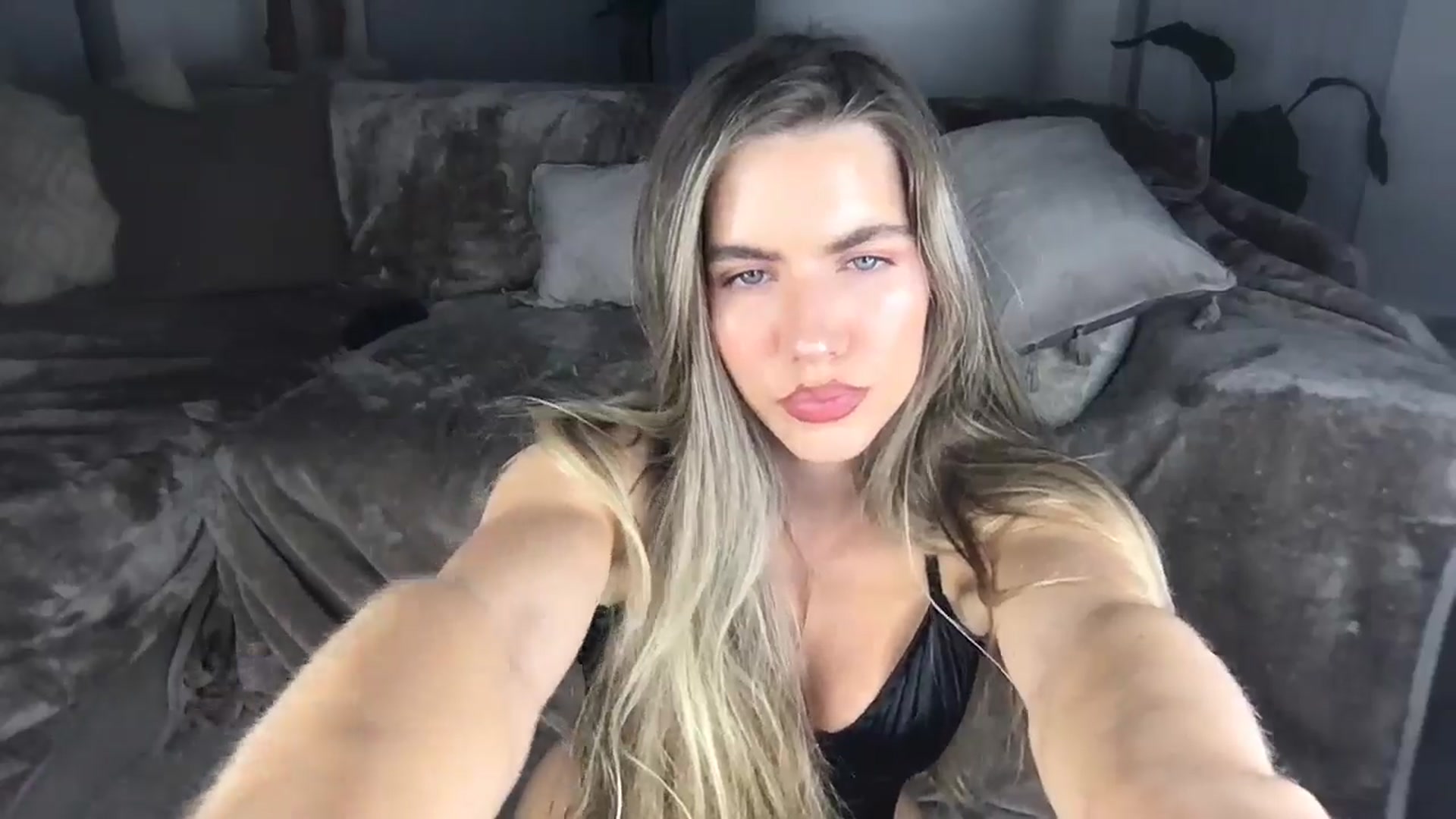 Gallery image thumbnail from Dreamy_Peach's myfreecams stream on, 07/12/2024, 22:00 image 7 of 20