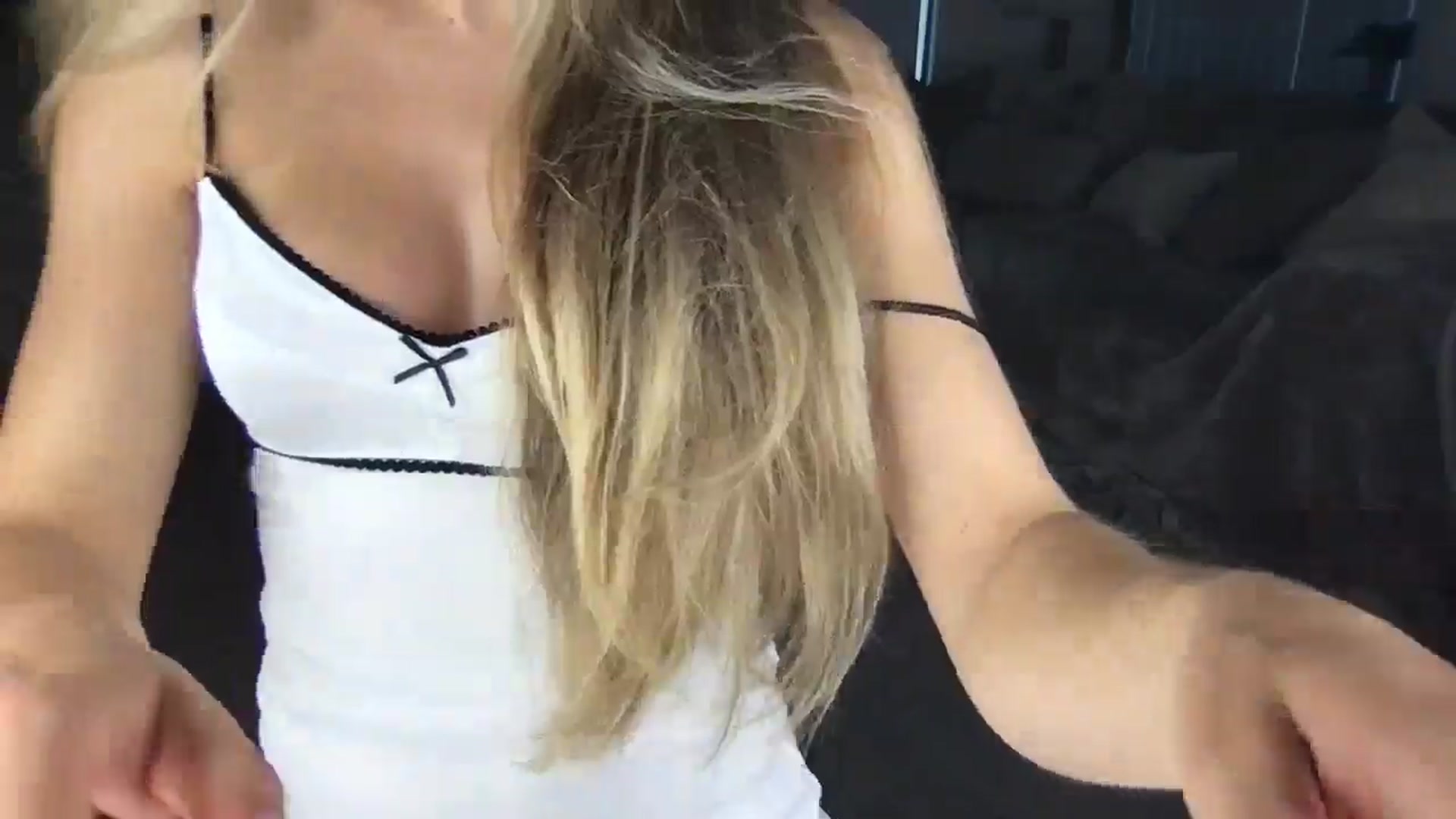 Gallery image thumbnail from Dreamy_Peach's myfreecams stream on, 07/16/2024, 19:21 image 3 of 20