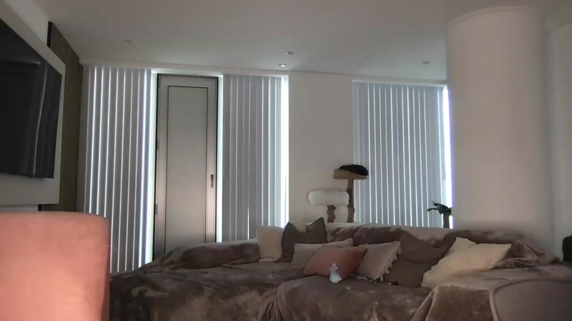 Gallery image thumbnail from Dreamy_Peach's myfreecams stream on, 07/26/2024, 15:06 image 19 of 20