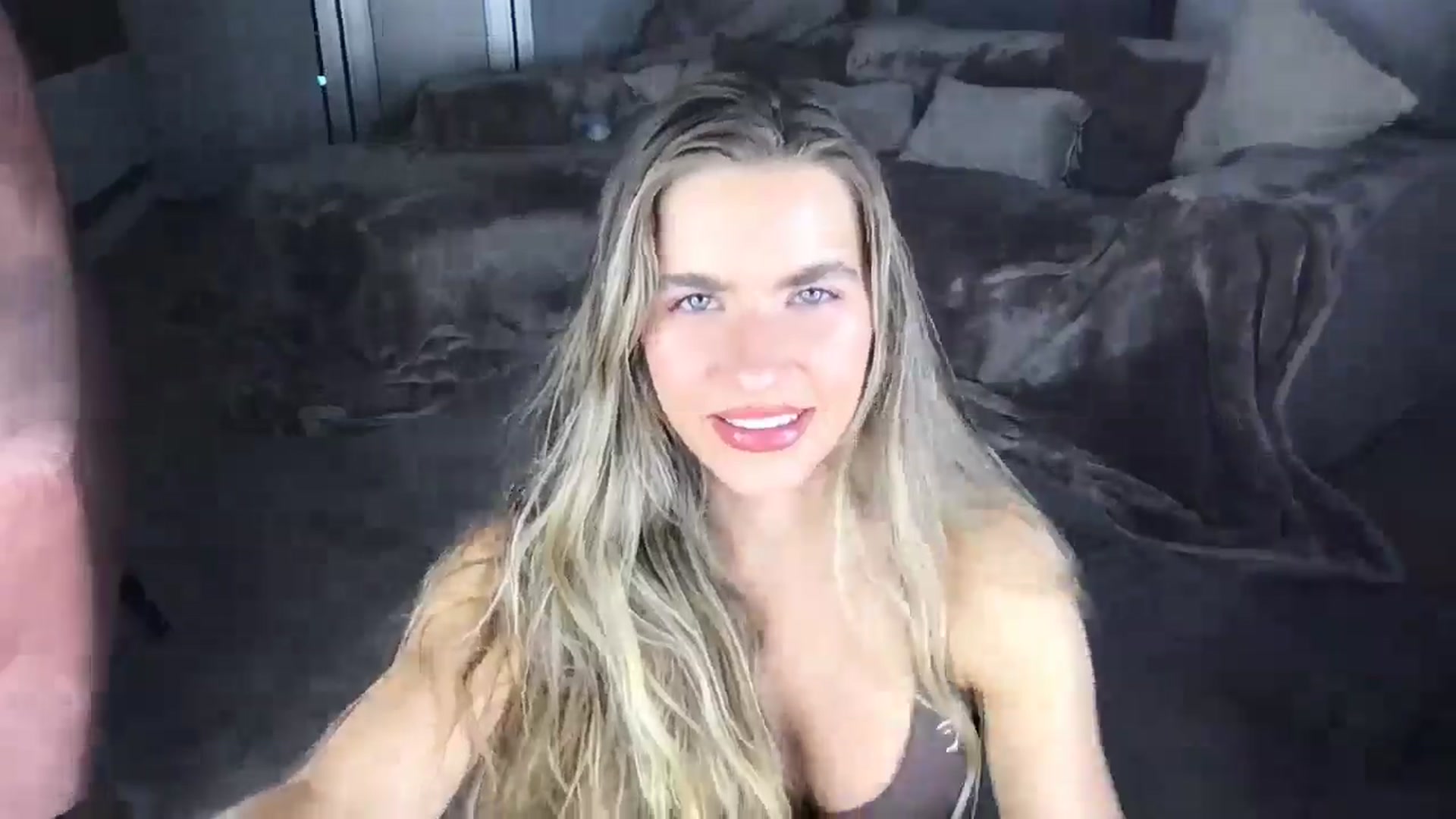 Gallery image thumbnail from Dreamy_Peach's myfreecams stream on, 07/30/2024, 22:53 image 10 of 20