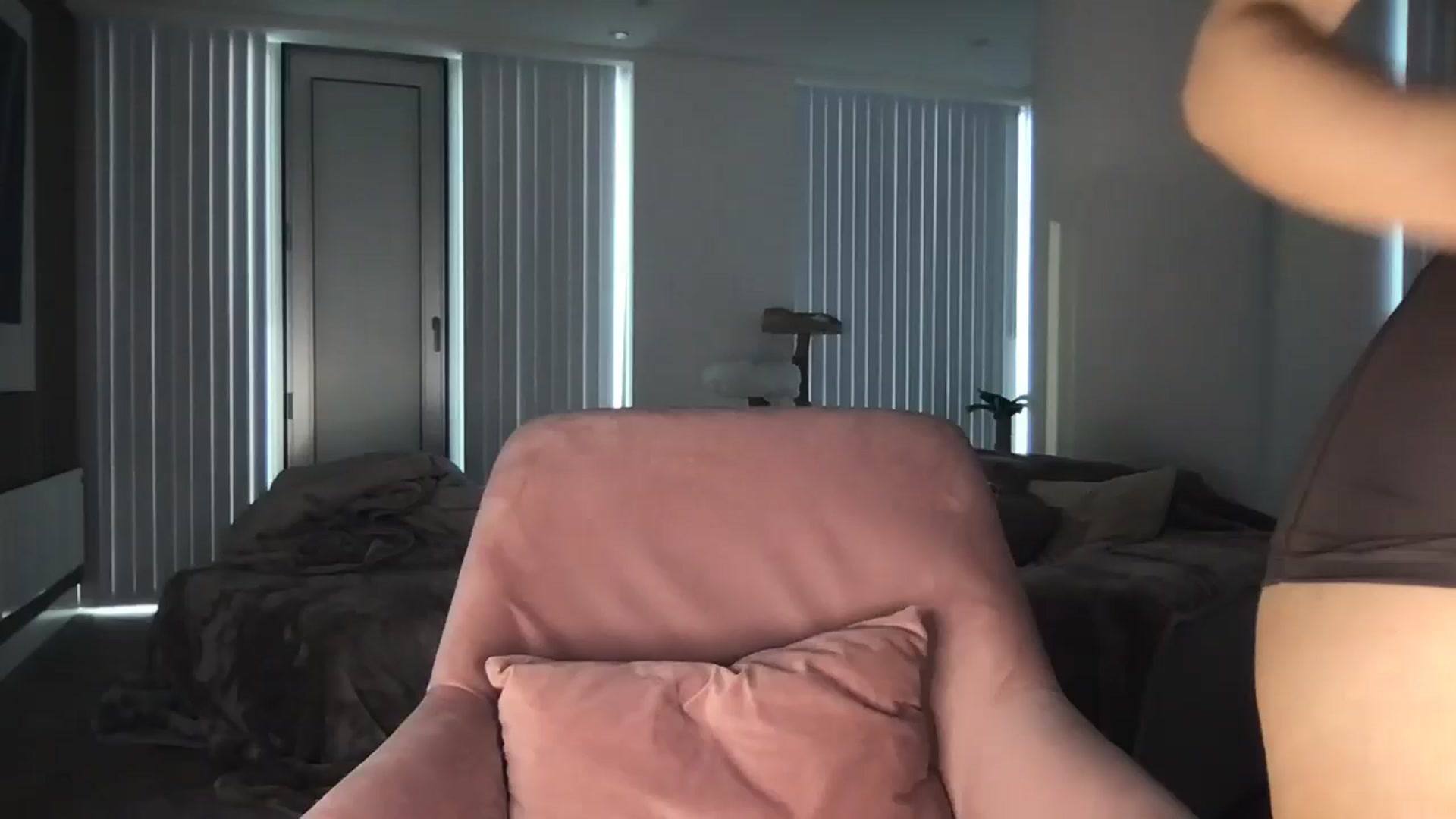 Gallery image thumbnail from Dreamy_Peach's myfreecams stream on, 07/31/2024, 18:50 image 1 of 20