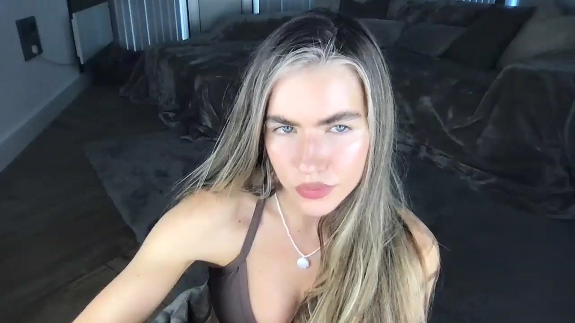 Gallery image thumbnail from Dreamy_Peach's myfreecams stream on, 08/08/2024, 12:06 image 19 of 20