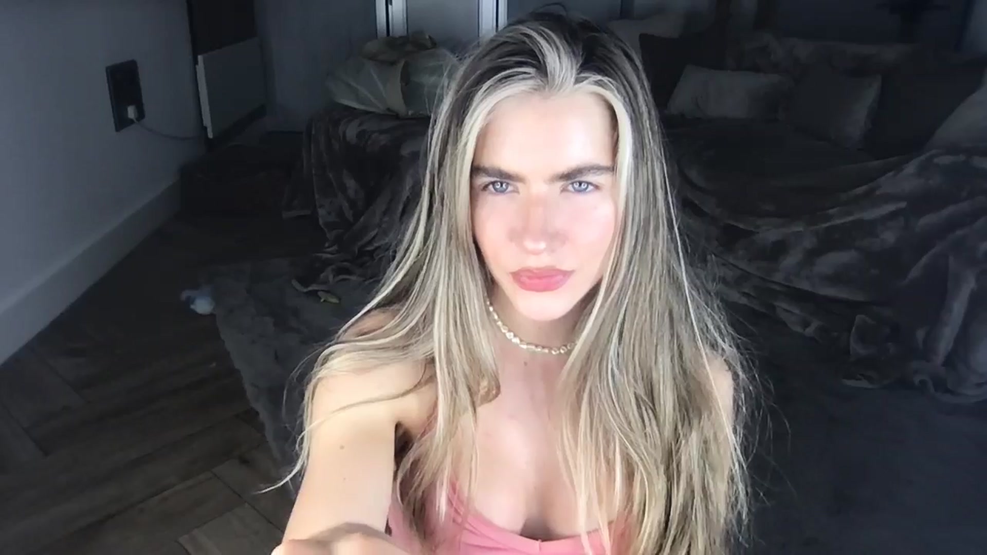 Gallery image thumbnail from Dreamy_Peach's myfreecams stream on, 08/11/2024, 20:13 image 15 of 20