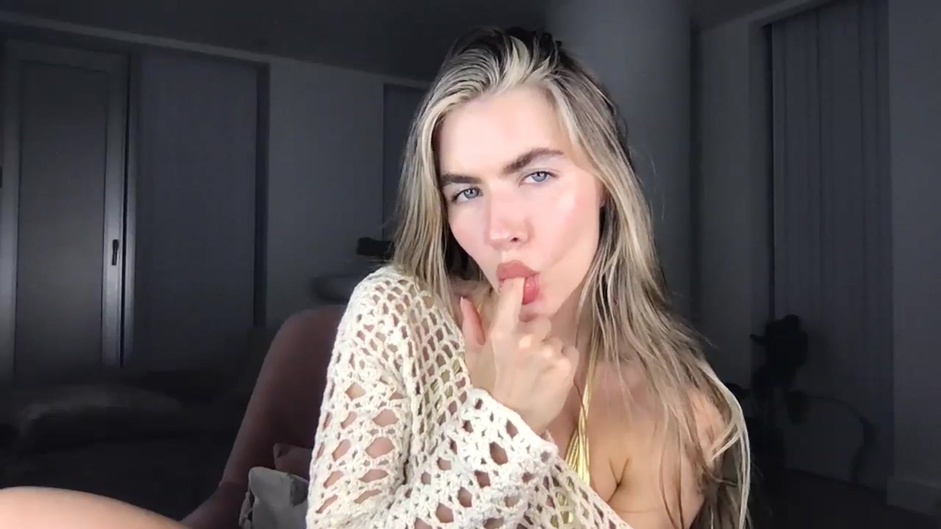 Gallery image thumbnail from Dreamy_Peach's myfreecams stream on, 08/24/2024, 22:09 image 16 of 20