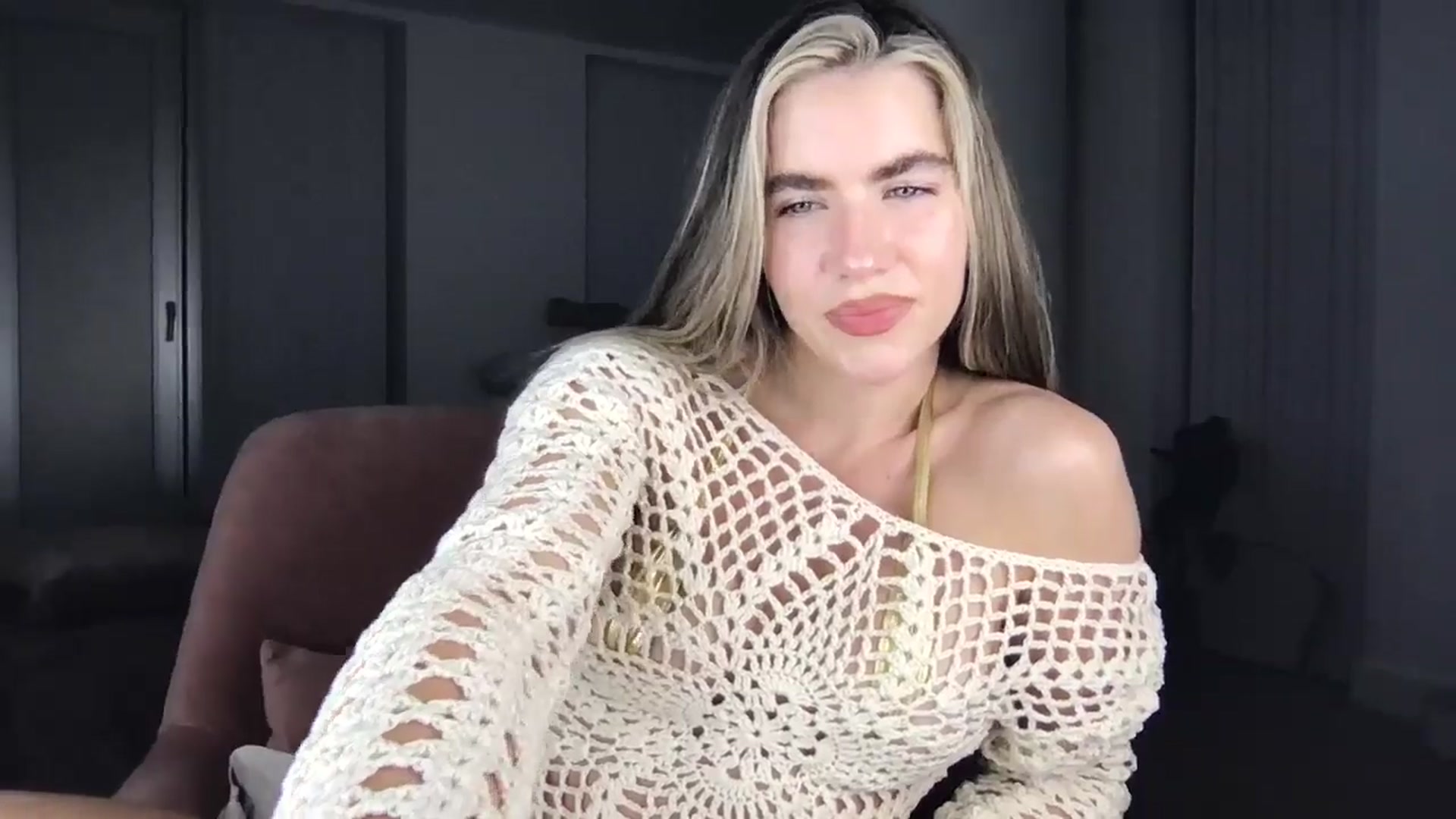 Gallery image thumbnail from Dreamy_Peach's myfreecams stream on, 08/24/2024, 22:09 image 2 of 20