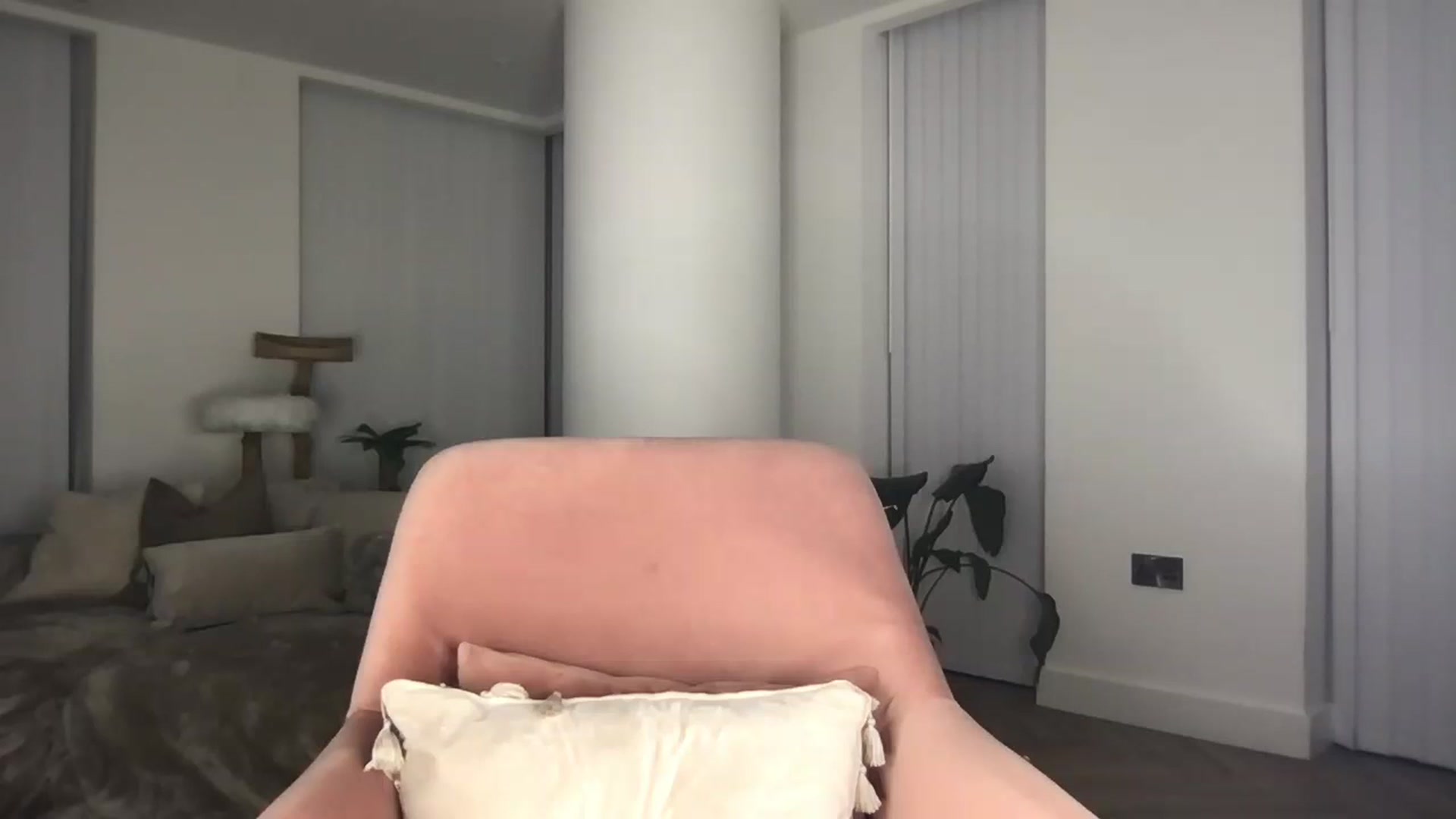 Gallery image thumbnail from Dreamy_Peach's myfreecams stream on, 09/01/2024, 20:14 image 14 of 20