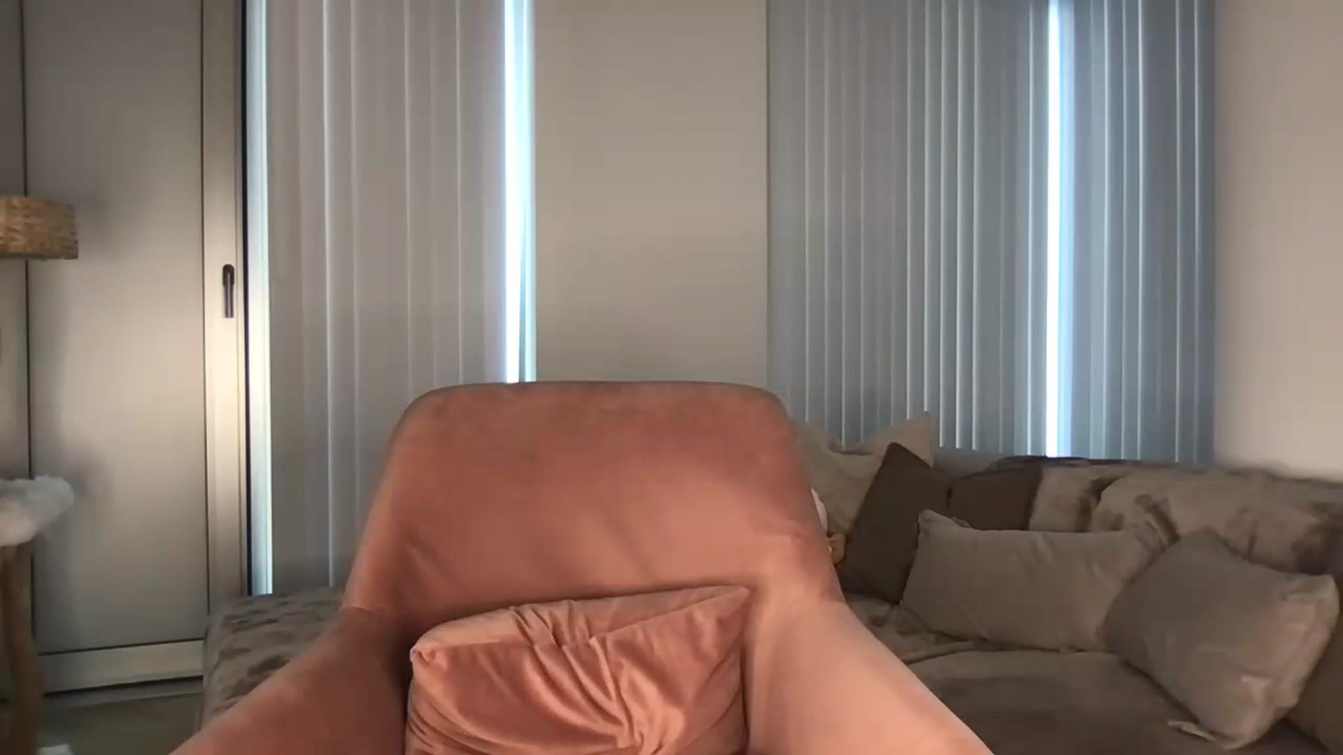 Gallery image thumbnail from Dreamy_Peach's myfreecams stream on, 09/25/2024, 14:51 image 14 of 20