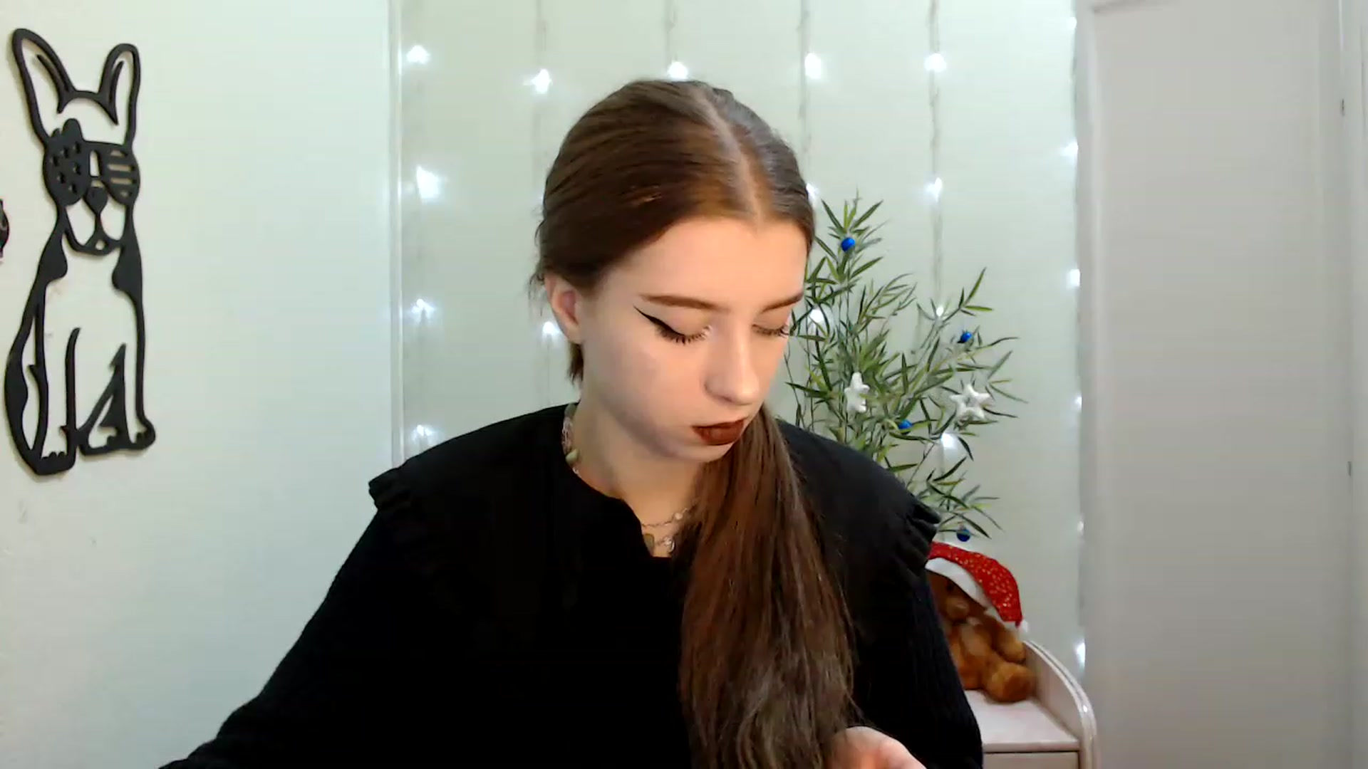 Gallery image thumbnail from Dreamy_devil's myfreecams stream on, 12/01/2022, 10:19 image 12 of 20