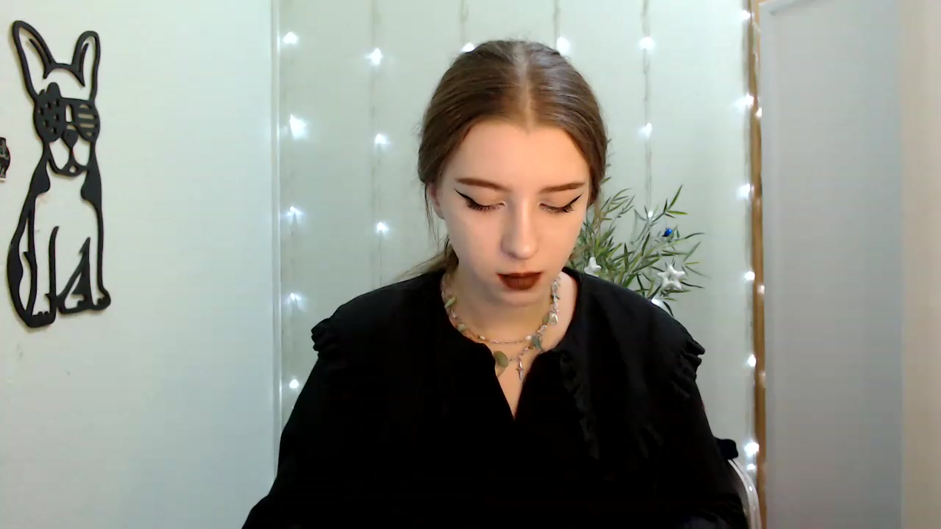 Gallery image thumbnail from Dreamy_devil's myfreecams stream on, 12/01/2022, 13:01 image 11 of 20