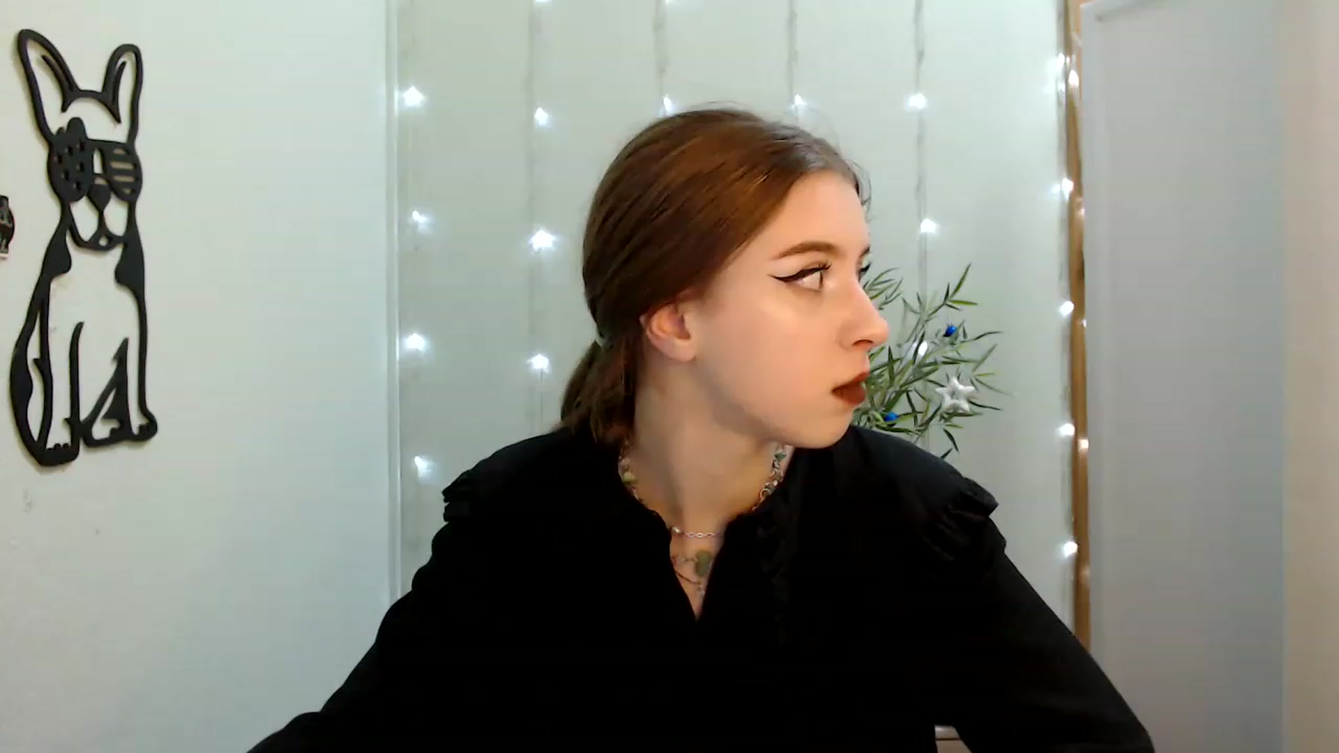Gallery image thumbnail from Dreamy_devil's myfreecams stream on, 12/01/2022, 13:01 image 3 of 20