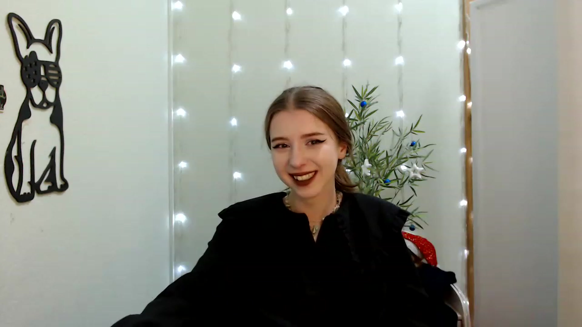 Gallery image thumbnail from Dreamy_devil's myfreecams stream on, 12/01/2022, 13:01 image 17 of 20