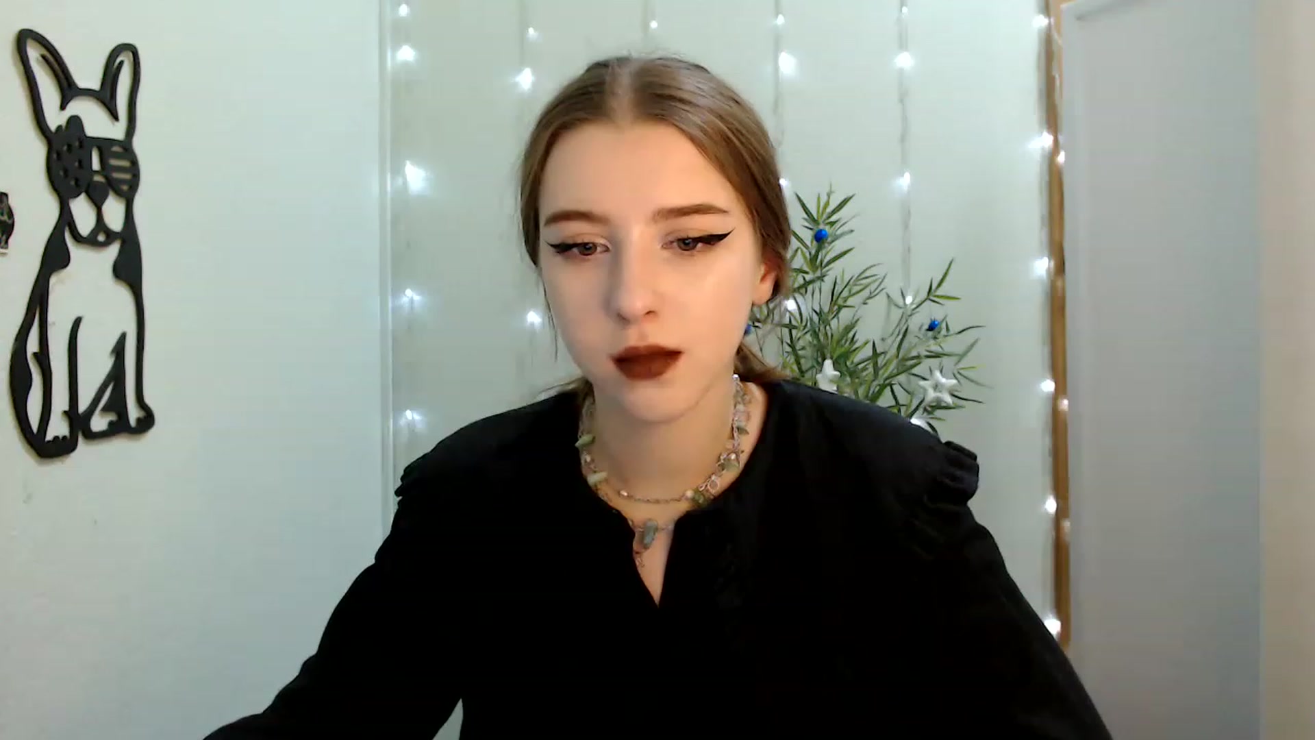 Gallery image thumbnail from Dreamy_devil's myfreecams stream on, 12/01/2022, 13:01 image 6 of 20
