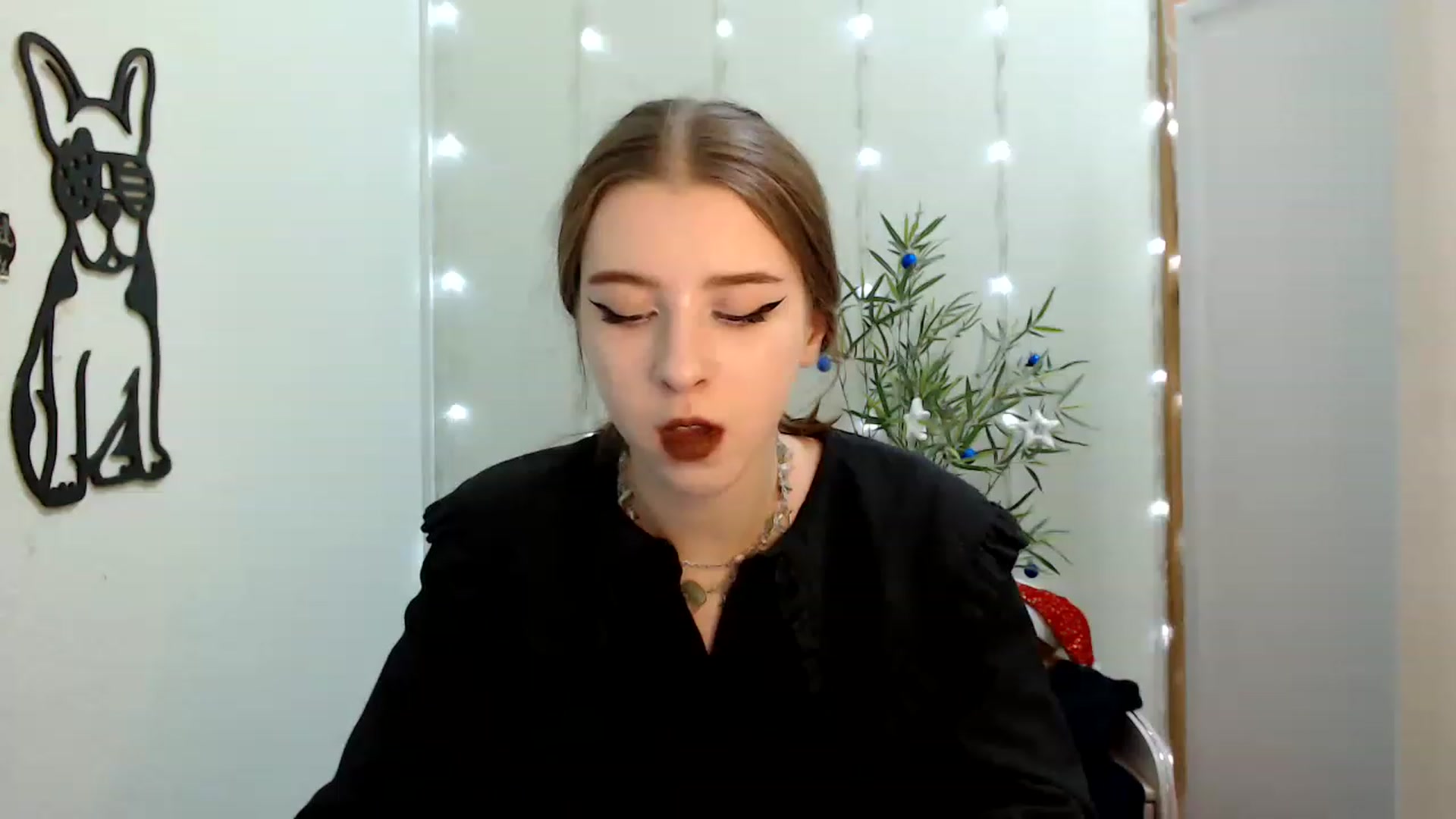 Gallery image thumbnail from Dreamy_devil's myfreecams stream on, 12/01/2022, 13:01 image 9 of 20