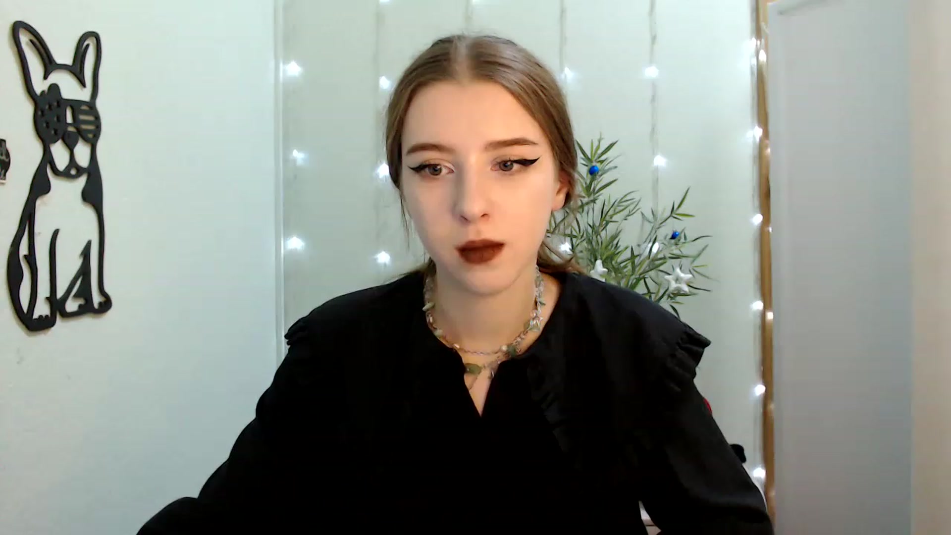 Gallery image thumbnail from Dreamy_devil's myfreecams stream on, 12/01/2022, 13:01 image 8 of 20