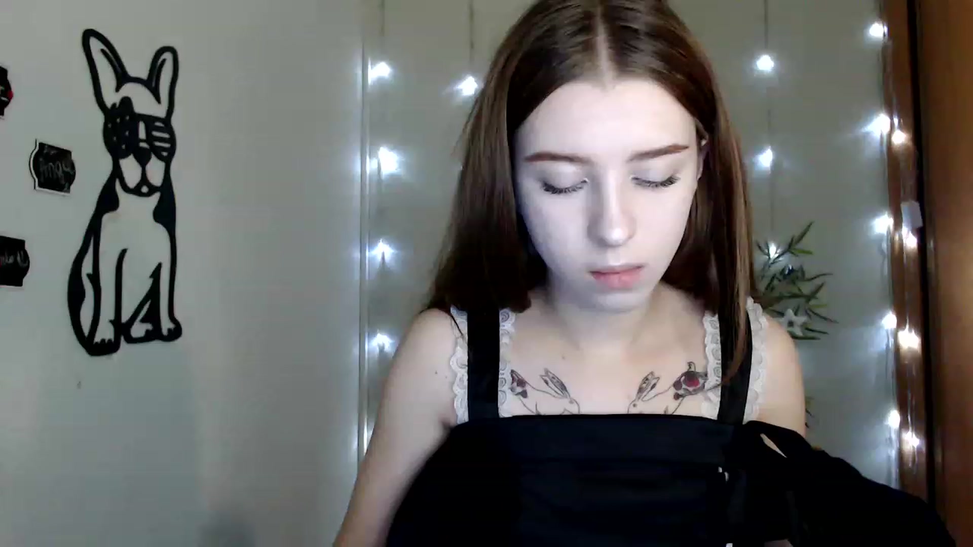 Gallery image thumbnail from Dreamy_devil's myfreecams stream on, 12/05/2022, 15:54 image 8 of 20