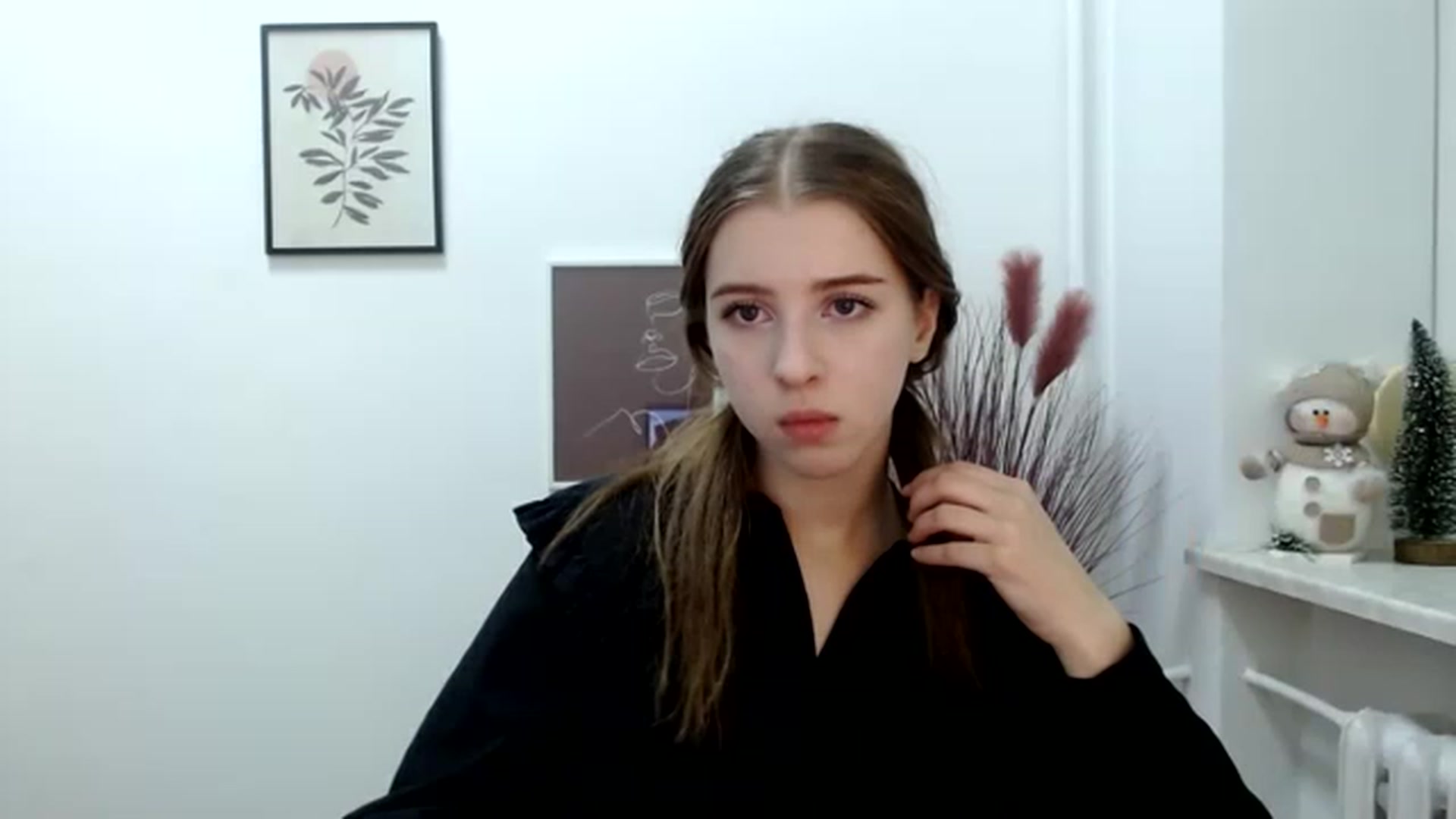 Gallery image thumbnail from Dreamy_devil's myfreecams stream on, 12/06/2022, 16:01 image 7 of 20