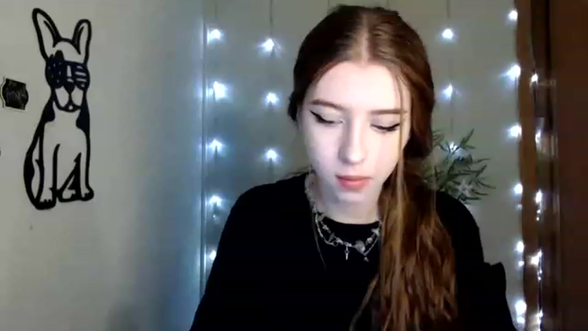 Gallery image thumbnail from Dreamy_devil's myfreecams stream on, 12/10/2022, 09:01 image 6 of 20