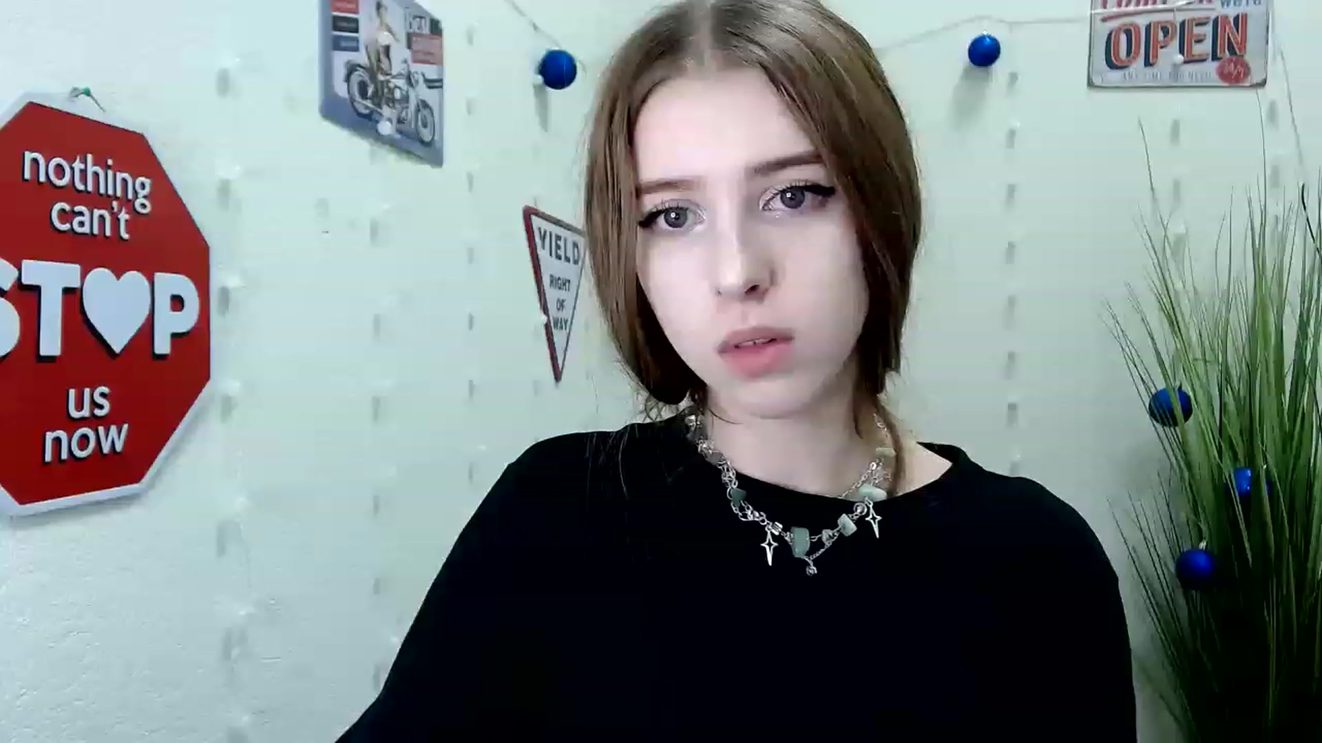 Gallery image thumbnail from Dreamy_devil's myfreecams stream on, 12/10/2022, 14:59 image 11 of 20