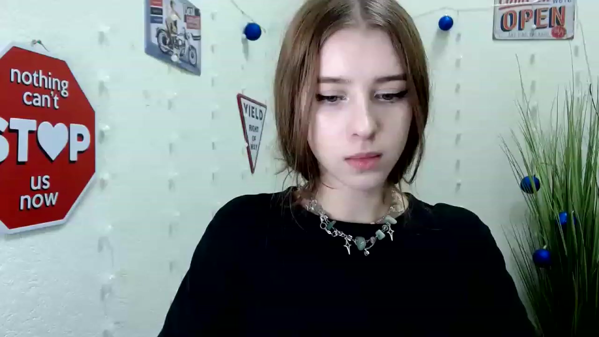 Gallery image thumbnail from Dreamy_devil's myfreecams stream on, 12/10/2022, 14:59 image 17 of 20