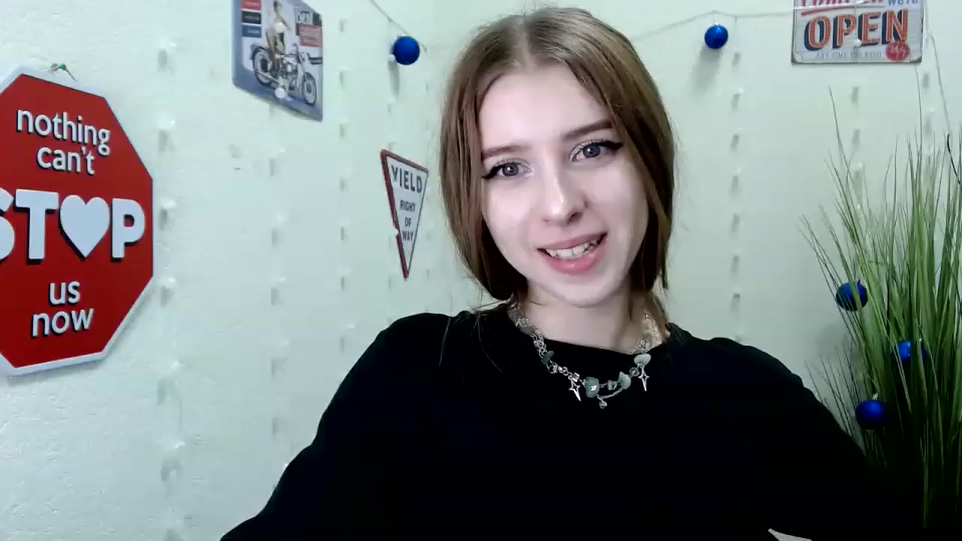 Gallery image thumbnail from Dreamy_devil's myfreecams stream on, 12/10/2022, 14:59 image 16 of 20