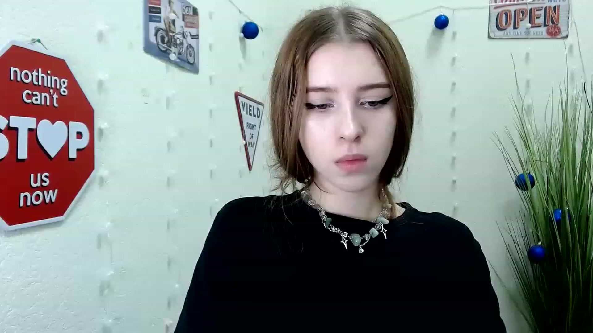 Gallery image thumbnail from Dreamy_devil's myfreecams stream on, 12/10/2022, 14:59 image 5 of 20