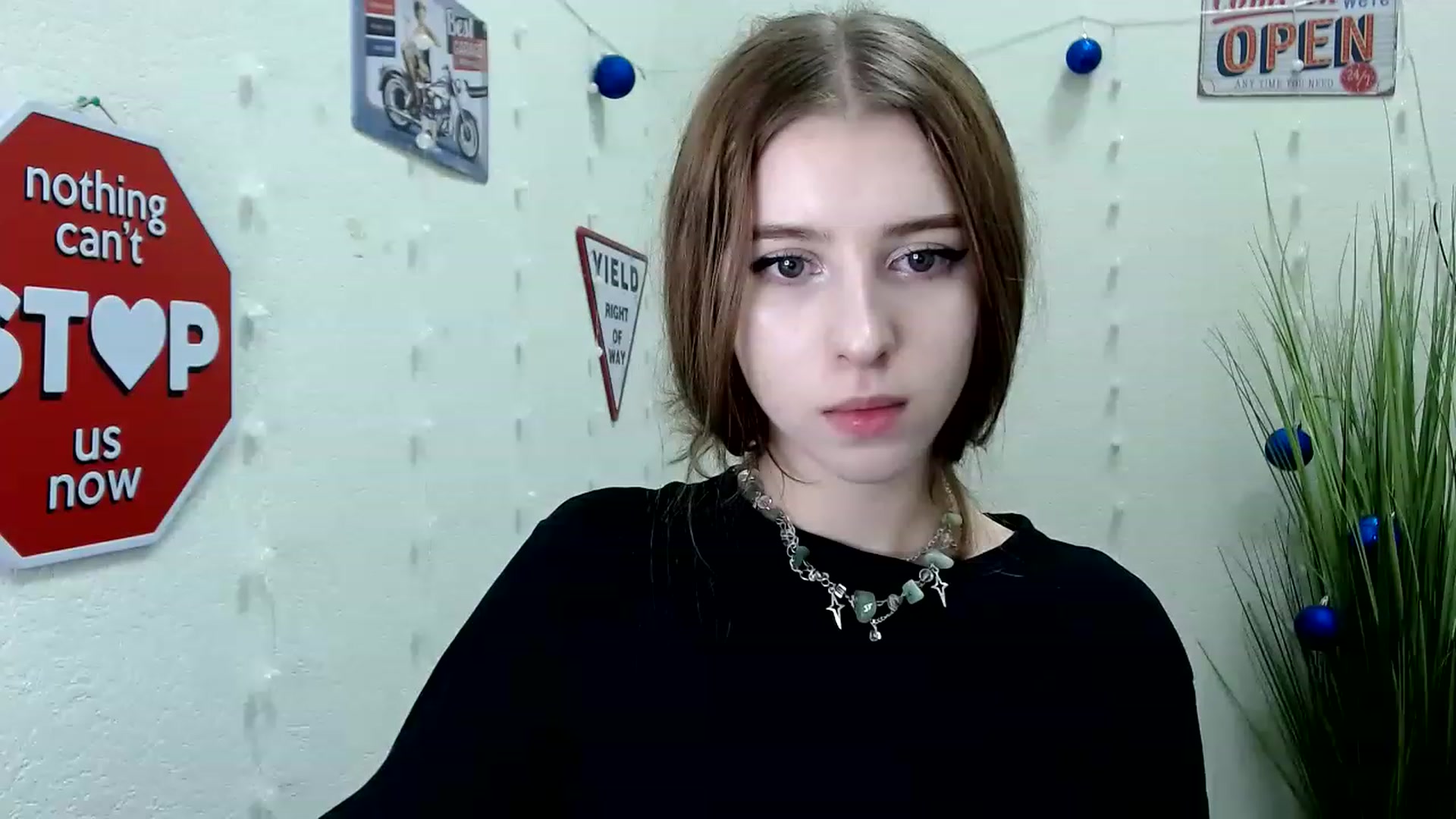 Gallery image thumbnail from Dreamy_devil's myfreecams stream on, 12/10/2022, 14:59 image 6 of 20
