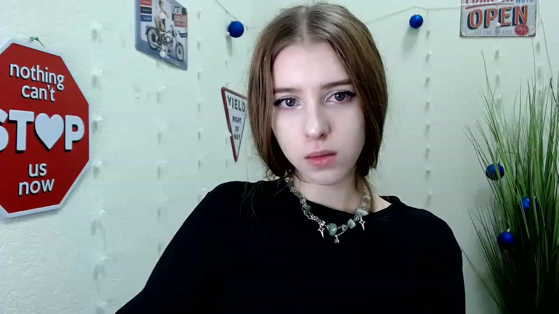 Gallery image thumbnail from Dreamy_devil's myfreecams stream on, 12/10/2022, 14:59 image 7 of 20