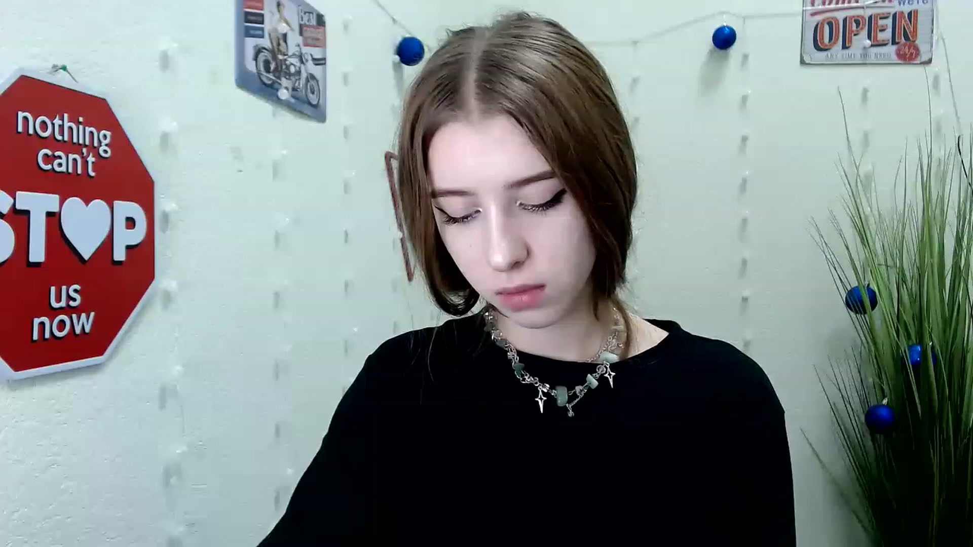 Gallery image thumbnail from Dreamy_devil's myfreecams stream on, 12/10/2022, 14:59 image 10 of 20