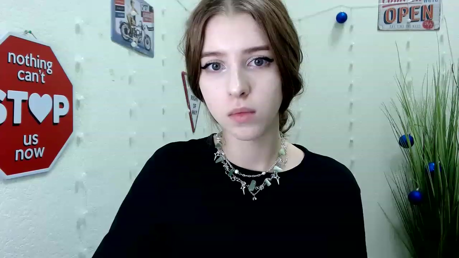Gallery image thumbnail from Dreamy_devil's myfreecams stream on, 12/10/2022, 17:12 image 2 of 20