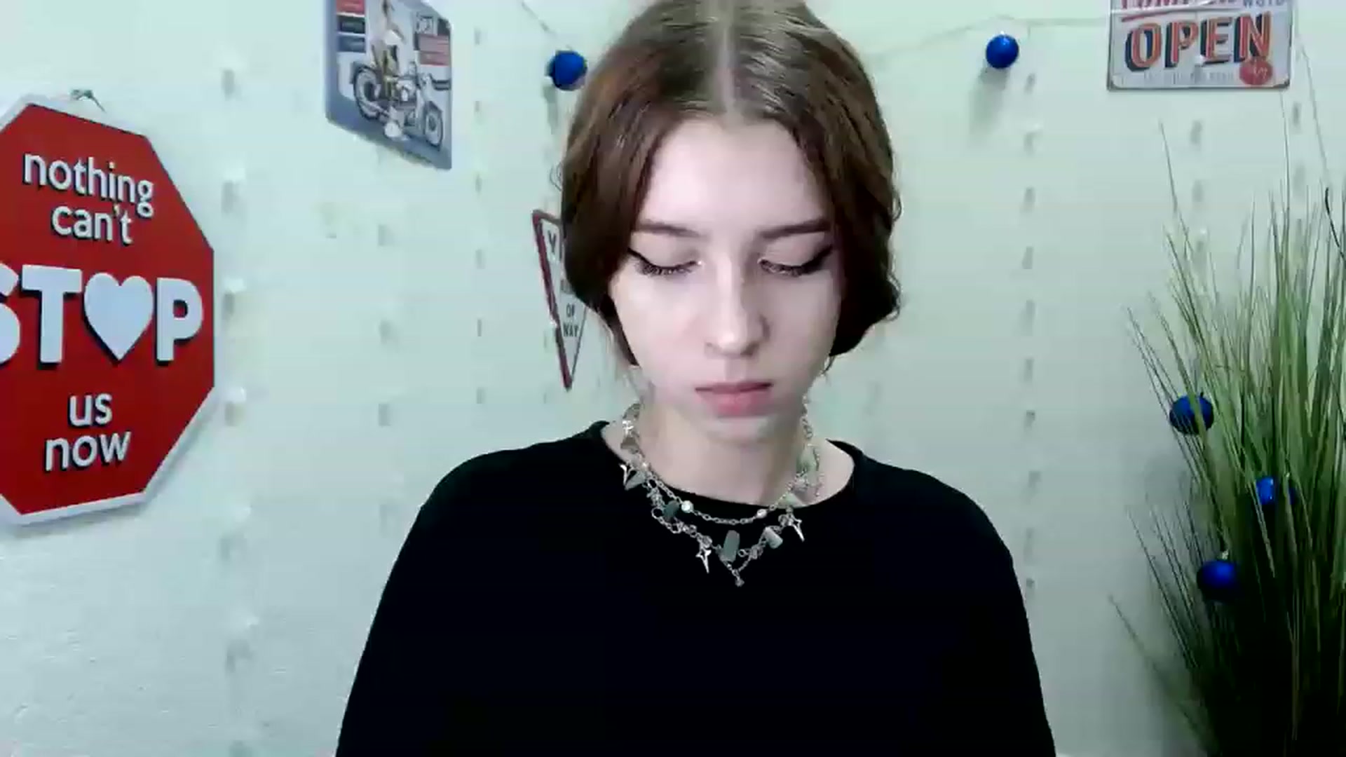 Gallery image thumbnail from Dreamy_devil's myfreecams stream on, 12/10/2022, 17:12 image 11 of 20