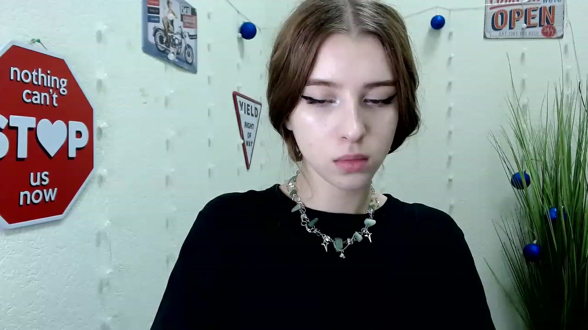 Gallery image thumbnail from Dreamy_devil's myfreecams stream on, 12/10/2022, 17:12 image 19 of 20