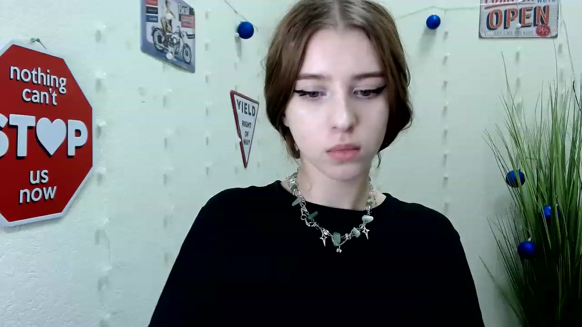 Gallery image thumbnail from Dreamy_devil's myfreecams stream on, 12/10/2022, 17:12 image 20 of 20